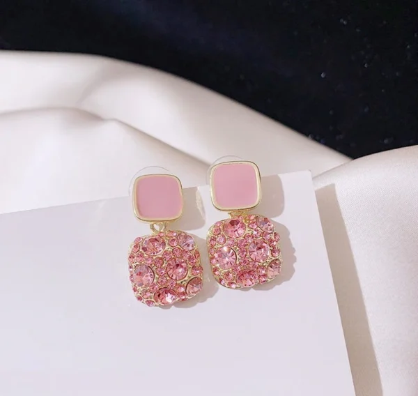 Traditional Teardrop Earrings Pair for Women in Pakistan